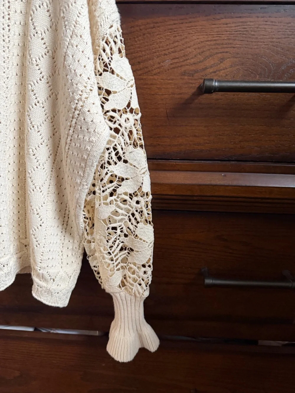 Open-Knit Cream Cable & Lace-Sleeve Sweater - Picture 4 of 7